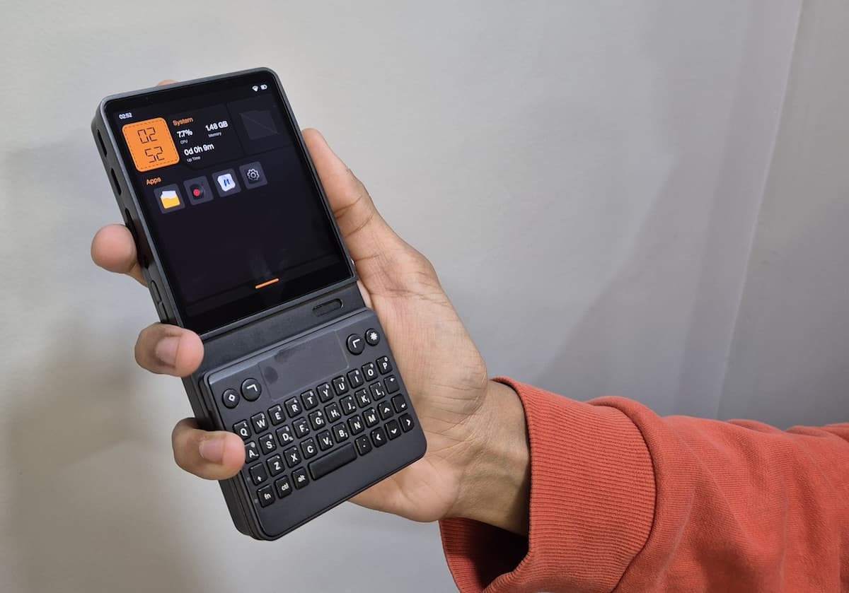 Black Comet angled view